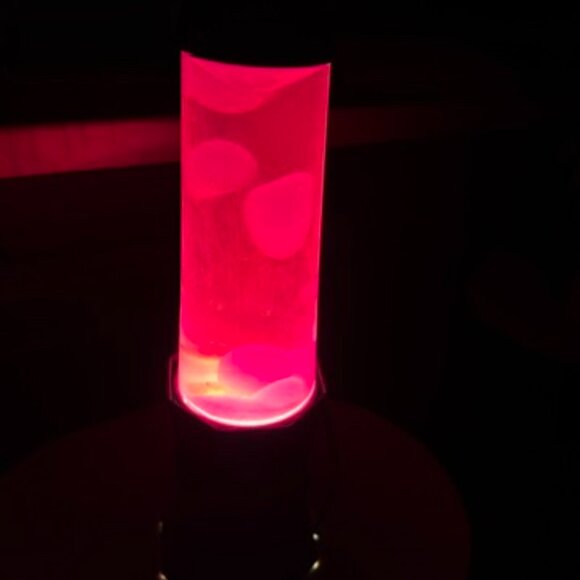 Vintage 1990’s Texaco Gas Pump Lava Lamp - Black Base, Red Wax, Clear Liquid - Picture 2 of 10